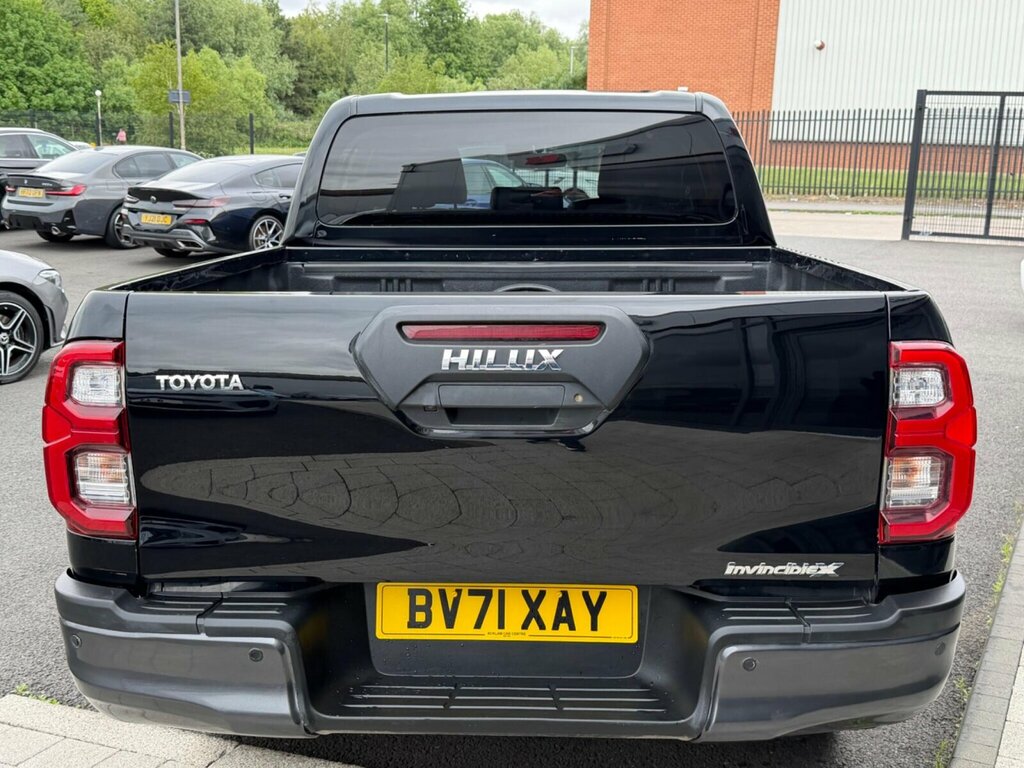 Toyota HILUX 2.8 D-4d Invincible X 4Wd Euro 6 Ss #5