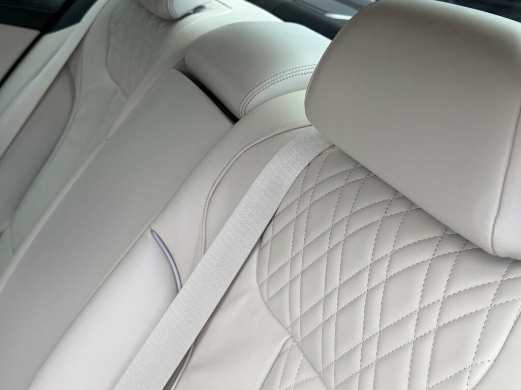 BMW 7 Series Black #17