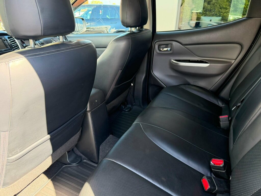 Mitsubishi L200 Pickup Grey #9