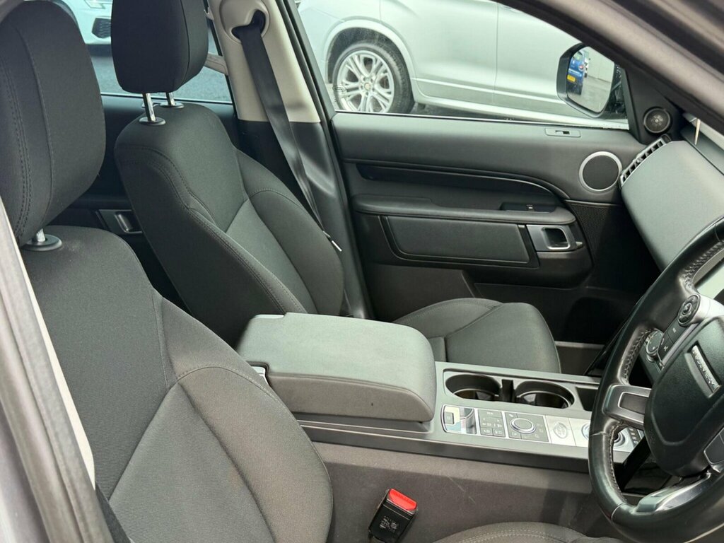 Land Rover Discovery 3.0 Si6 V6 Hse Grey #9