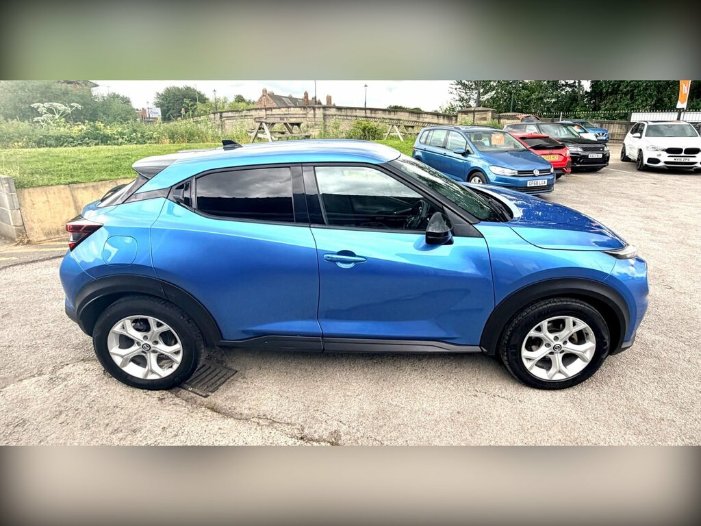 Nissan Juke Tekna Blue #6