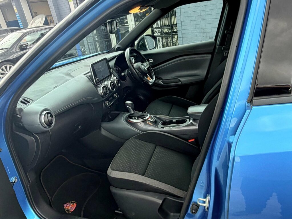 Nissan Juke Tekna Blue #10