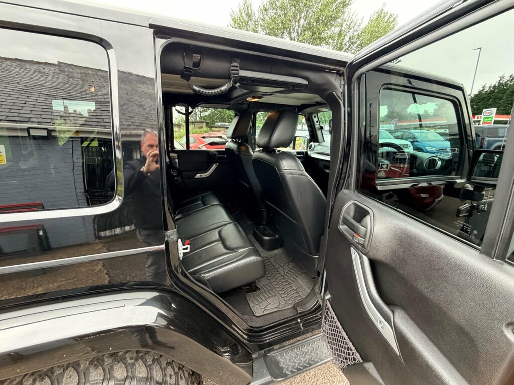 Jeep Wrangler 2.8 Crd Overland Black #18