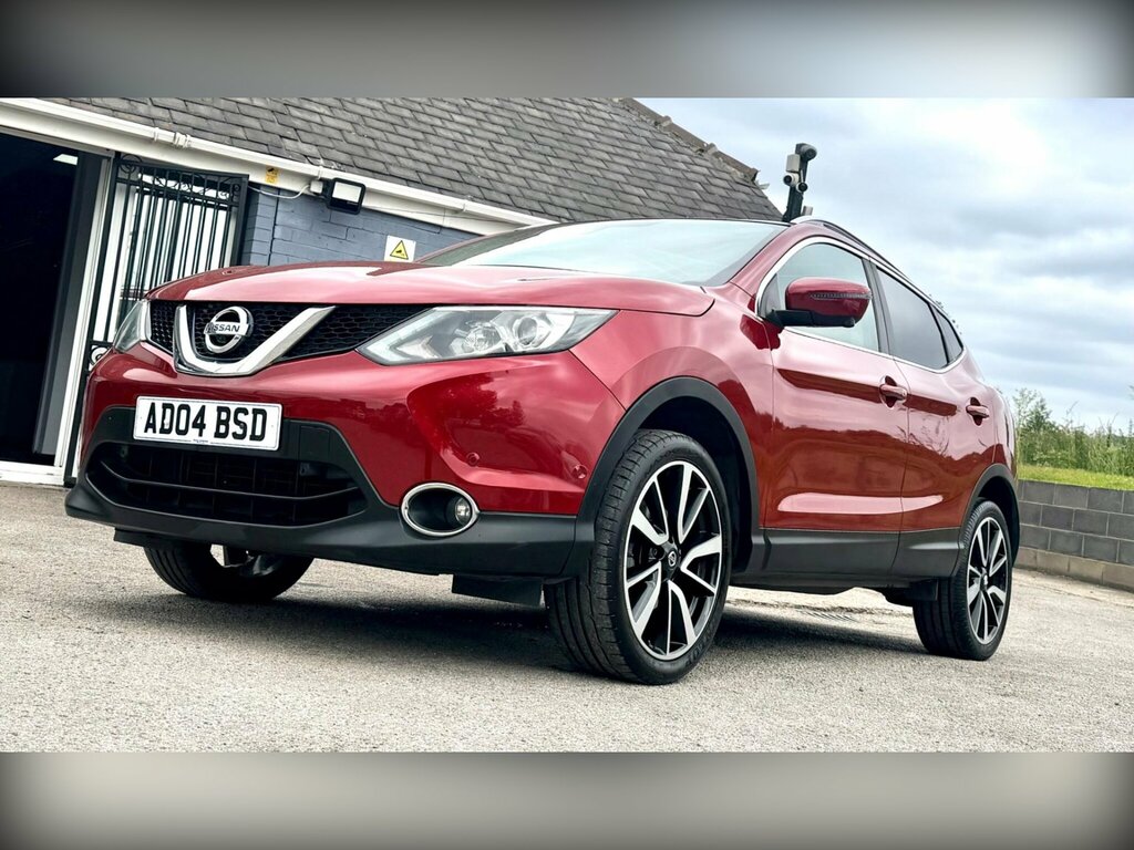 Nissan Qashqai 1.6 Dci Tekna 2Wd Euro 6 Ss Red