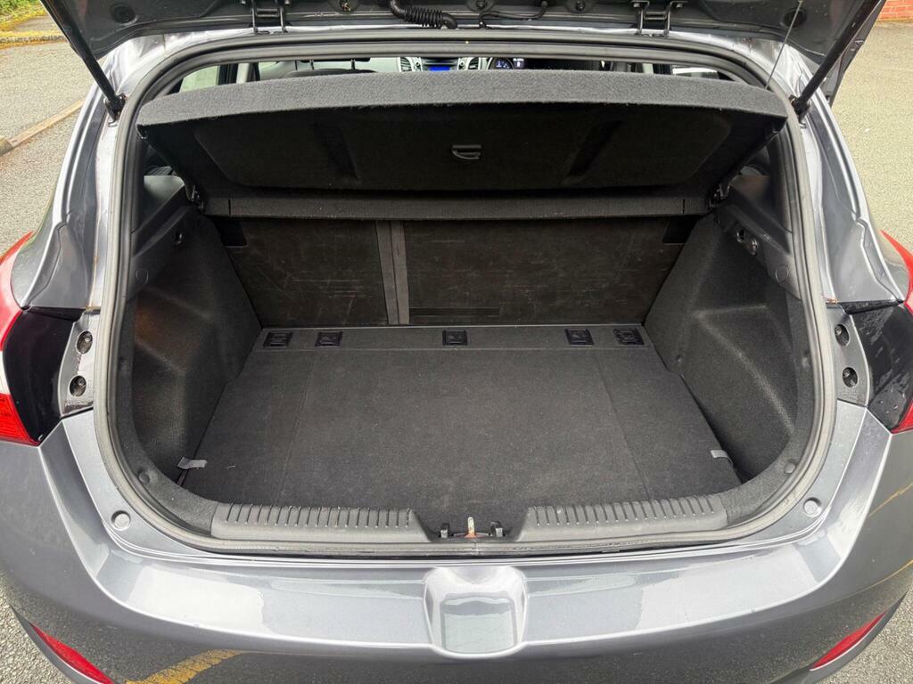 Hyundai I30 Hatchback Crdi Black #27