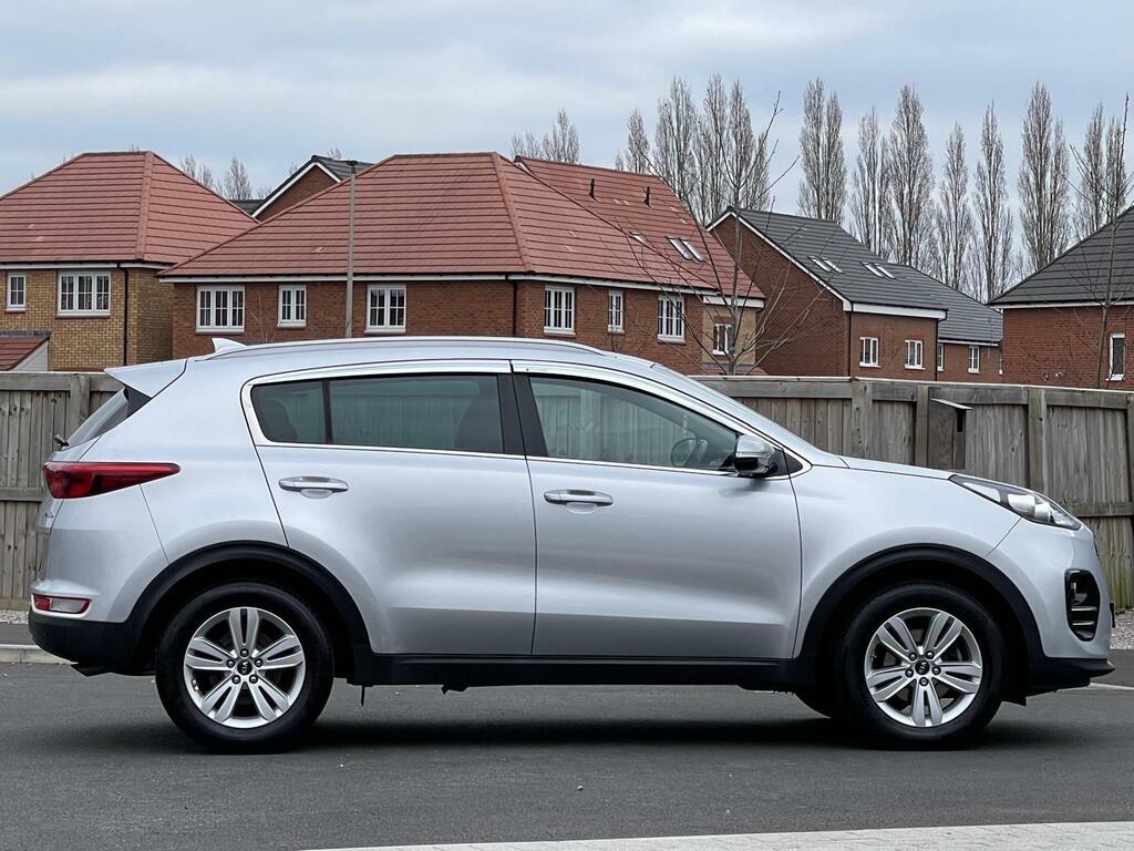 Kia Sportage Black #7