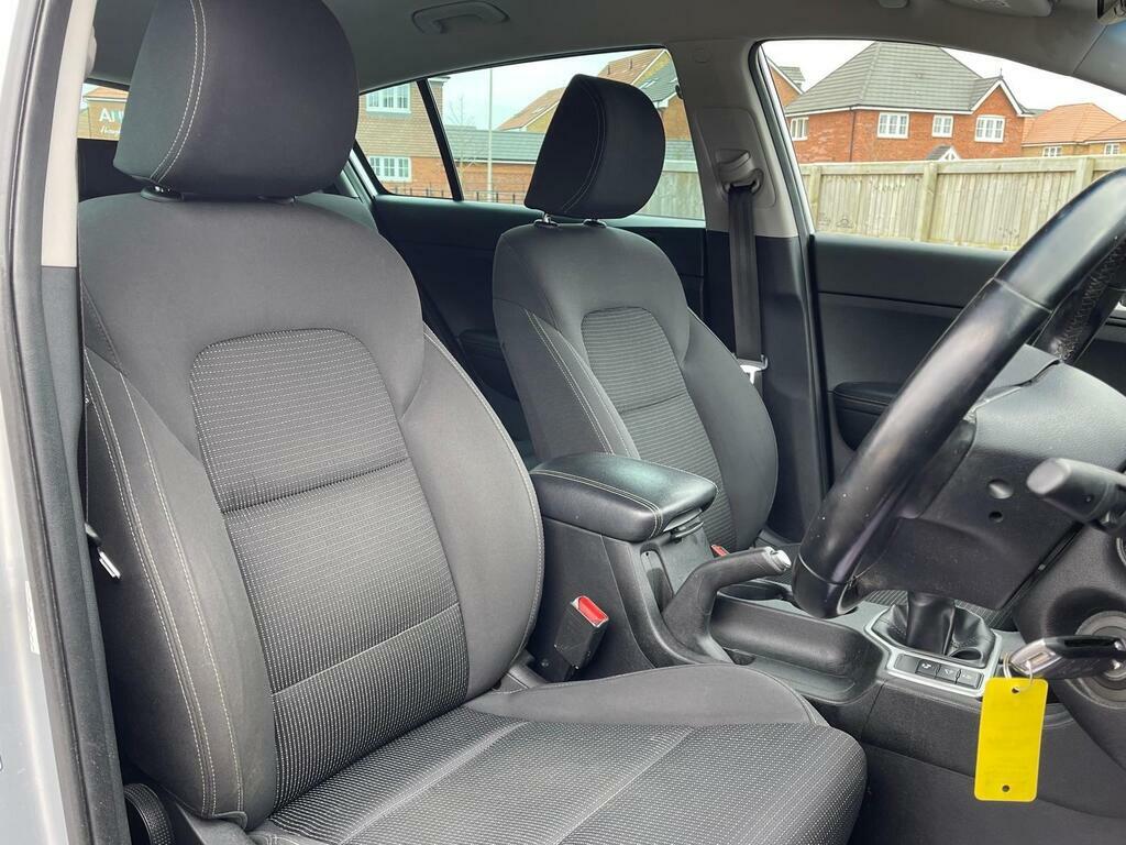 Kia Sportage Black #12
