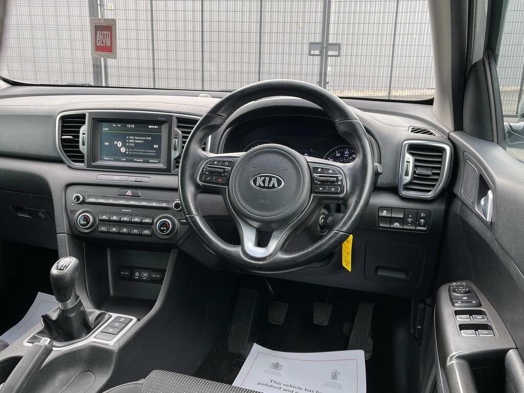 Kia Sportage Black #25