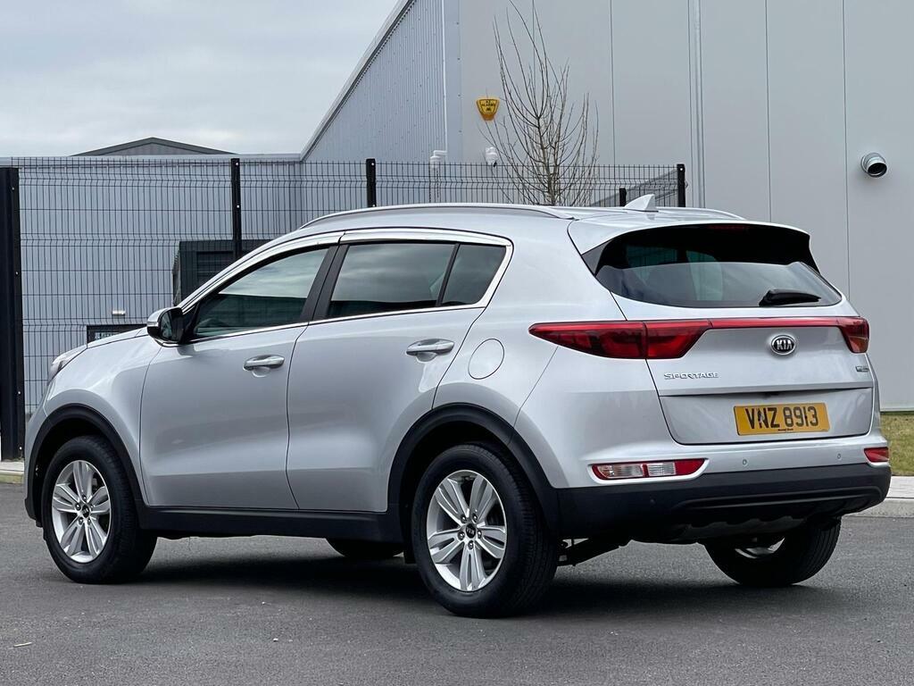 Kia Sportage Black #4