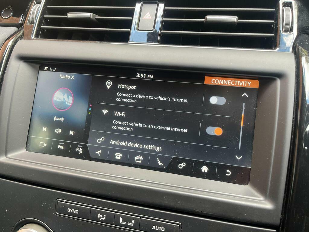 Land Rover Discovery R-dynamic S Red #19