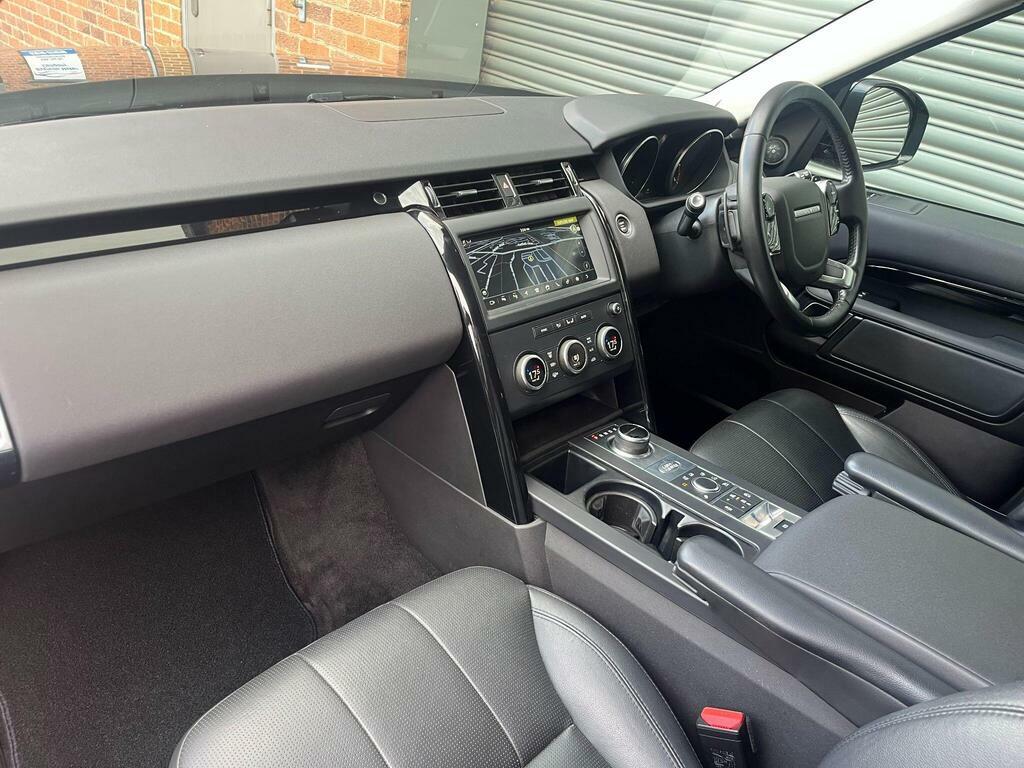 Land Rover Discovery R-dynamic S Red #13