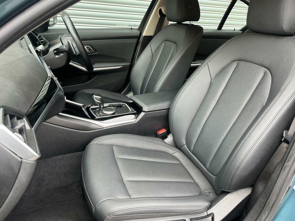 BMW 3 Series Black #19