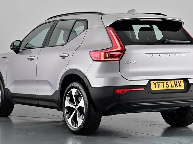 Volvo XC40 Plus, B3 Mild Hybrid, Dark YF75LKX Silver #2