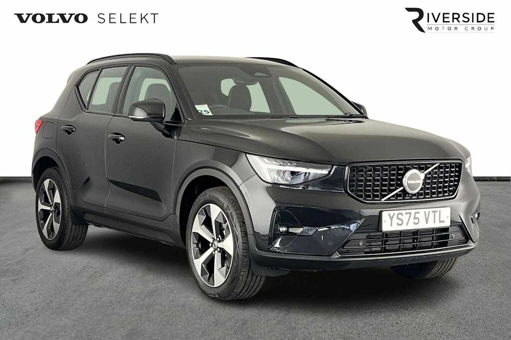 Volvo XC40 Plus, B3 Mild Hybrid, Dark Black
