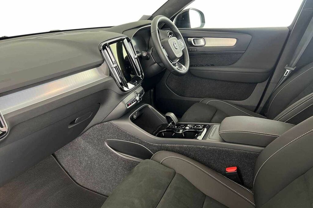Volvo XC40 Plus, B3 Mild Hybrid, Dark YS75VTL Black #3