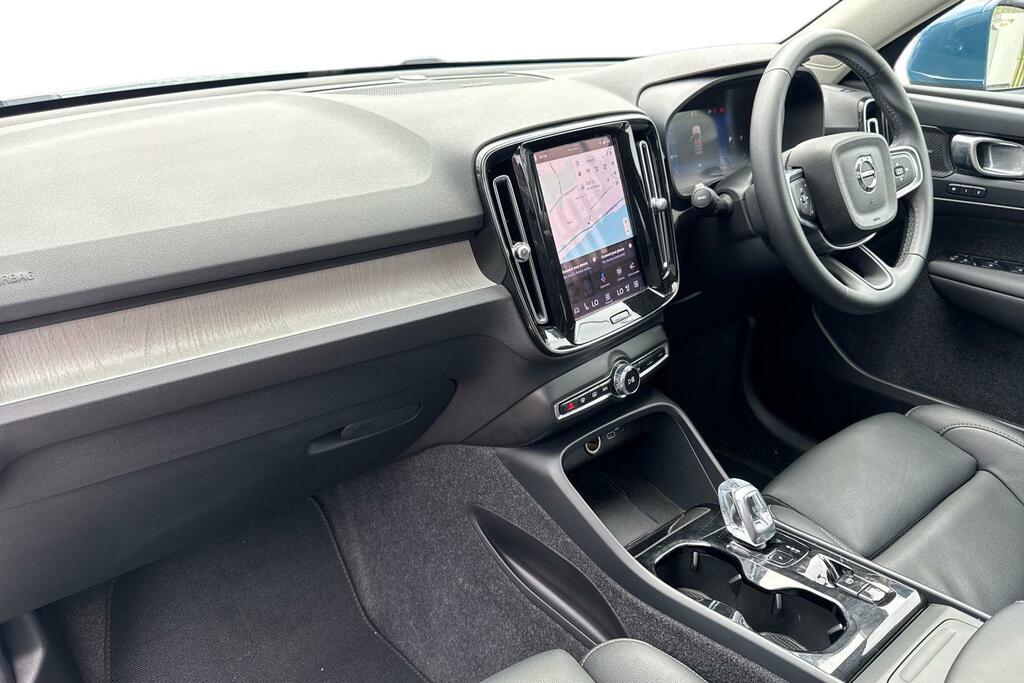 Volvo XC40 Ultra, B4 Mild Hybrid, Bright RE25WGX Blue #3