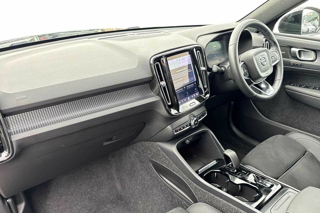 Volvo XC40 Black Edition Ultra, B3 Mild Hybrid, RV25WLP Black #4