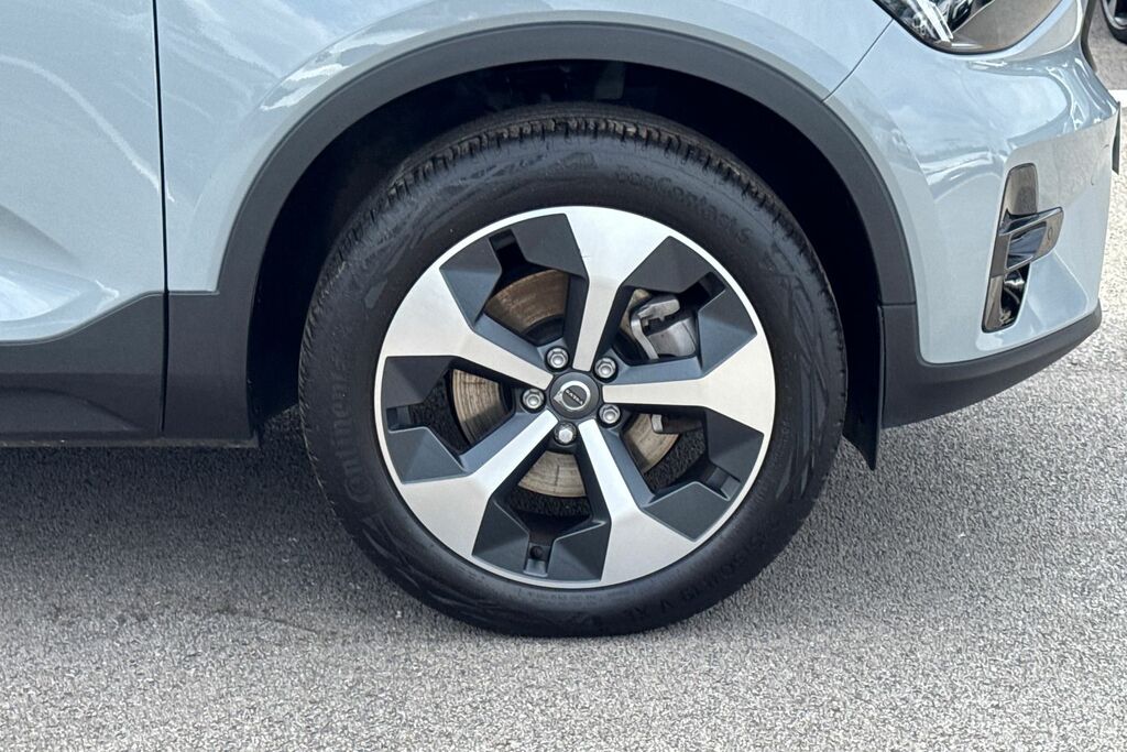 Volvo XC40 Plus, B3 Mild Hybrid, Dark RV75WCE Grey #5