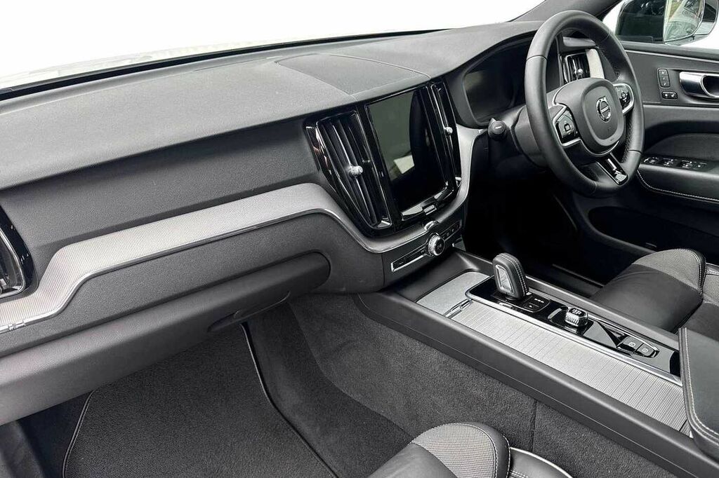 Volvo XC60 R-design, B4 Awd Mild Hybrid BN22YPF White #4