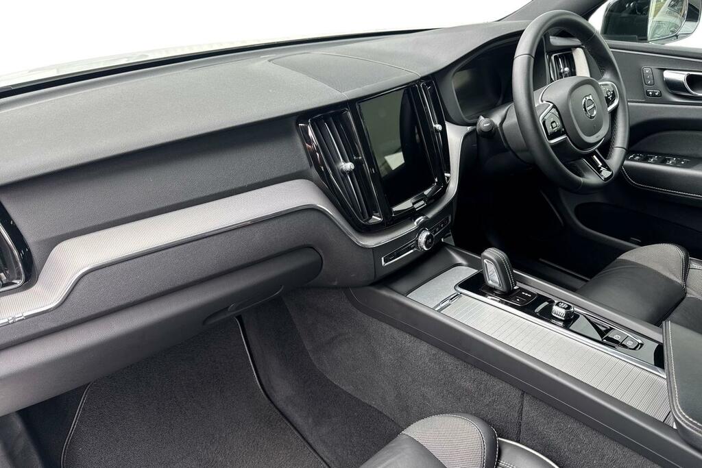 Volvo XC60 R-design, B4 Awd Mild Hybrid BN22YPF White #3
