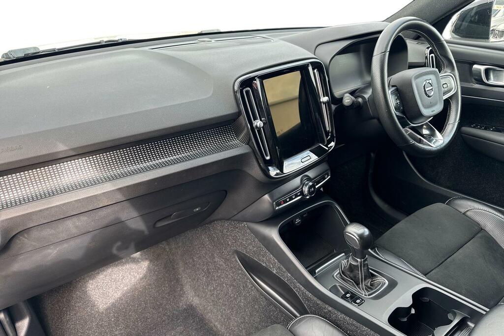 Volvo XC40 R-design, T3 YY70LHV White #4