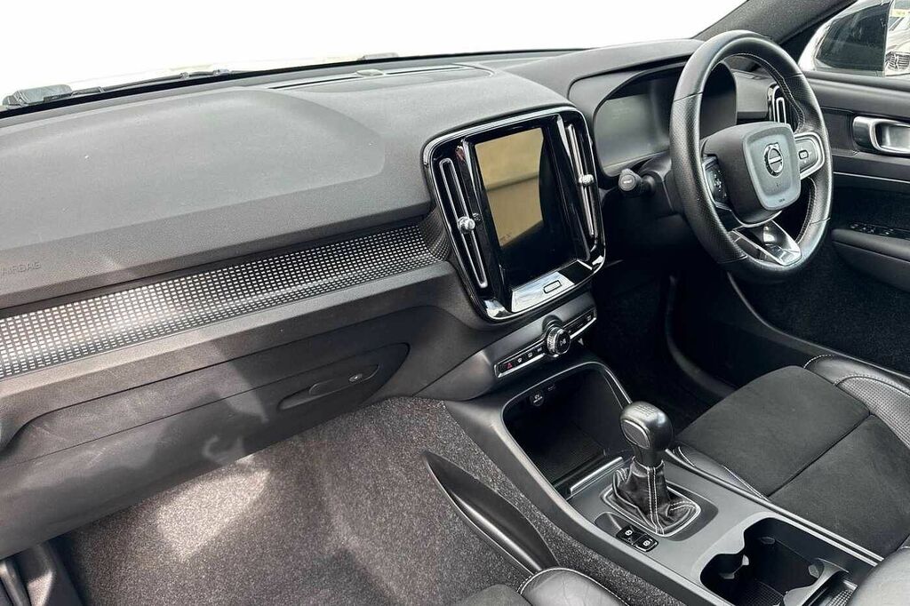 Volvo XC40 R-design, T3 YY70LHV White #3