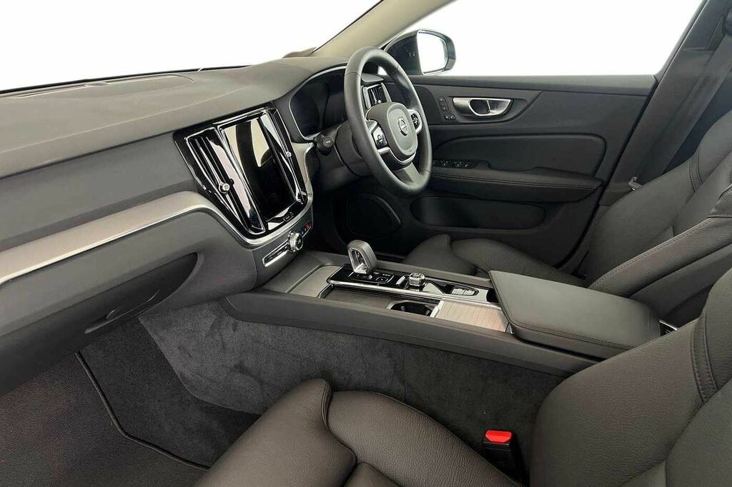 Volvo V60 B4 Plus, Mild Hybrid, Dark YP75BFX Grey #3