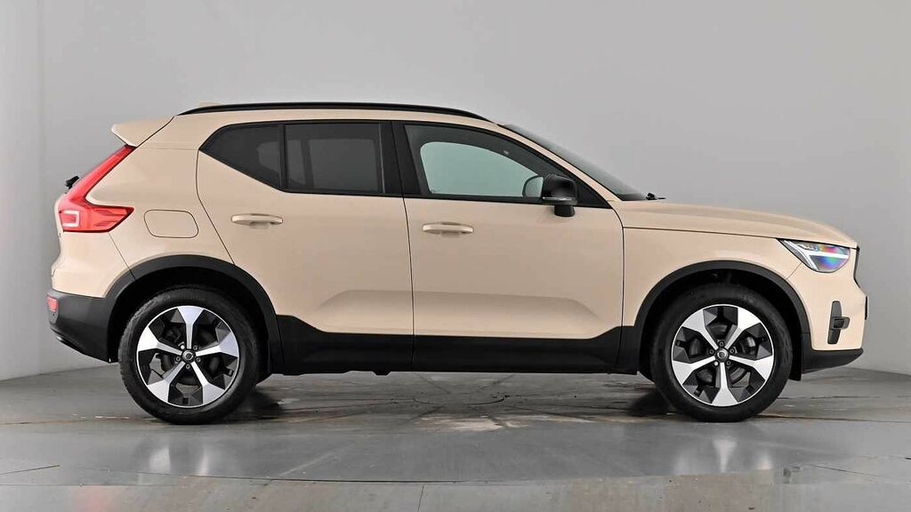 Volvo XC40 Plus, B4 Mild Hybrid, Dark RF25DVU #3