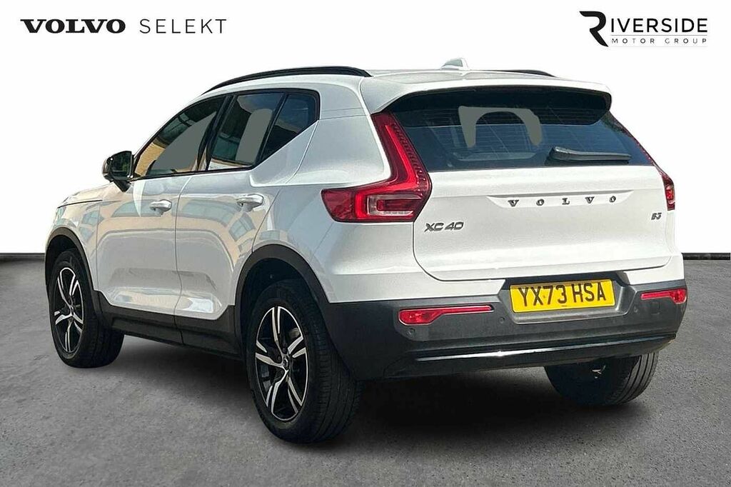 Volvo XC40 Plus, B3 Mild Hybrid, Dark YX73HSA White #6
