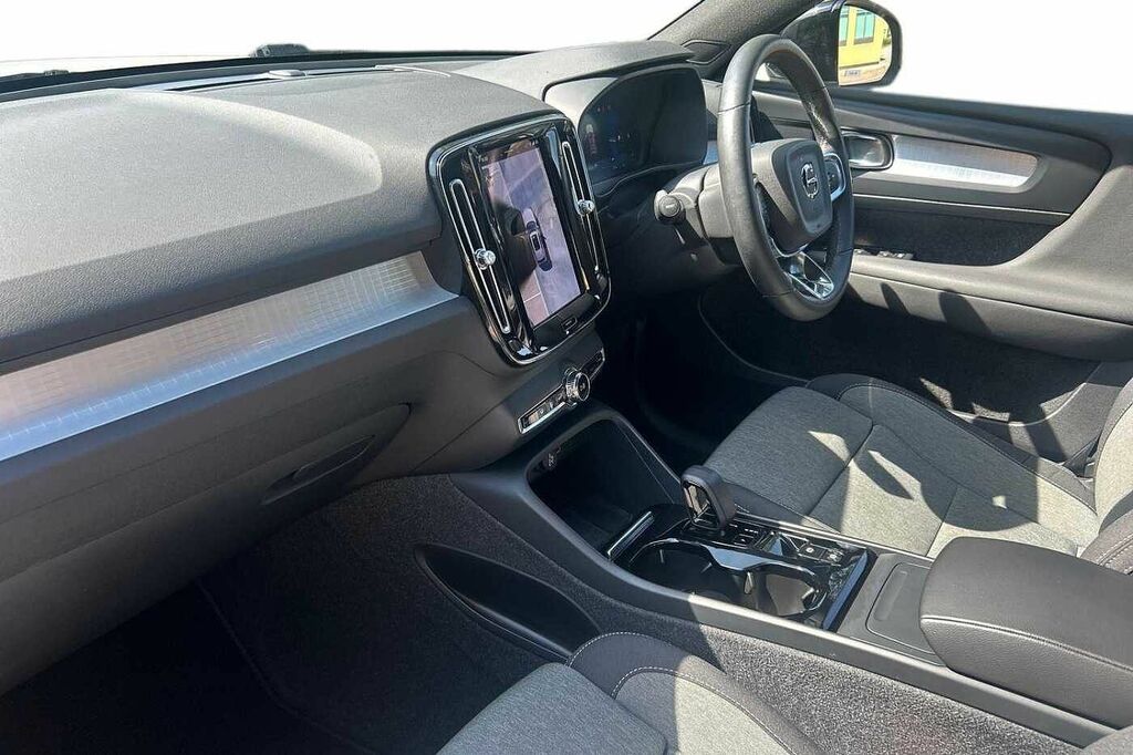 Volvo XC40 Plus, B3 Mild Hybrid, Dark YX73HSA White #4