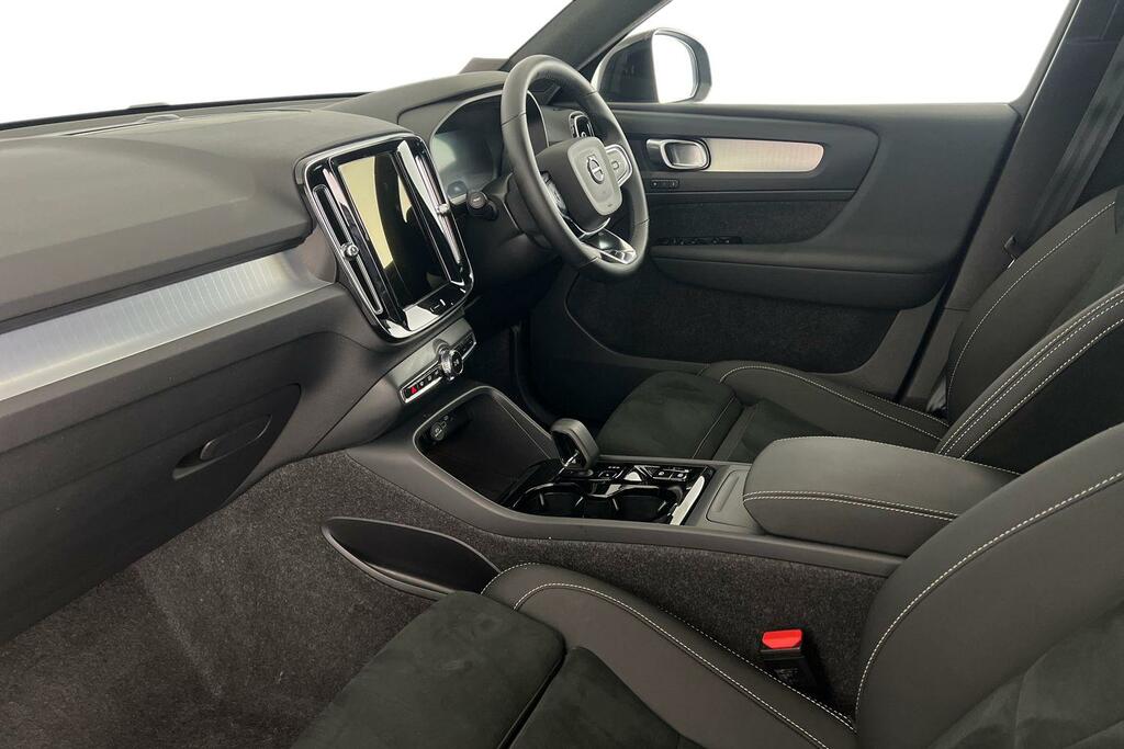 Volvo XC40 Plus, B4 Mild Hybrid, Dark RF25XXG #3