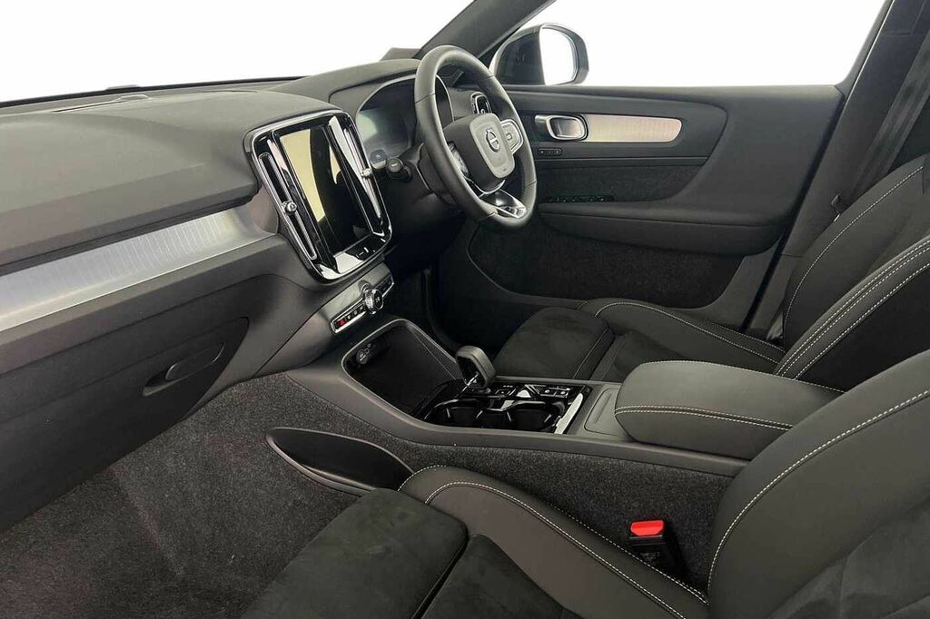 Volvo XC40 Plus, B4 Mild Hybrid, Dark RF25XXG #4