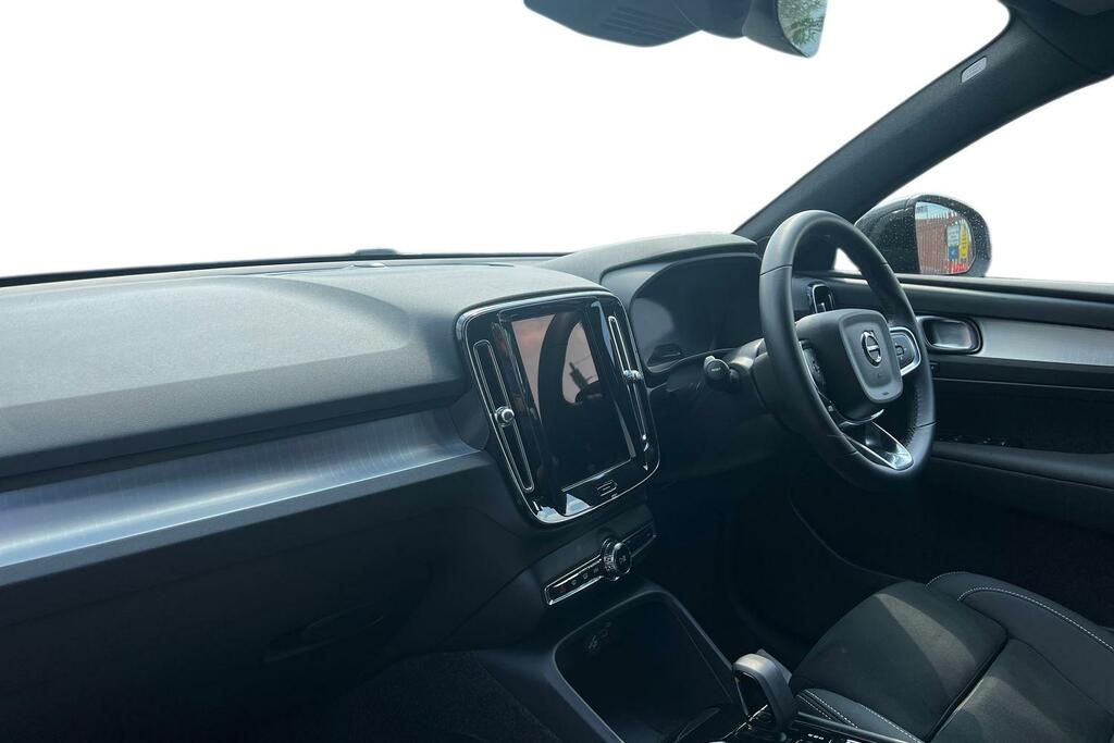 Volvo XC40 Plus, B4 Mild Hybrid, Dark RF25XWU Silver #4