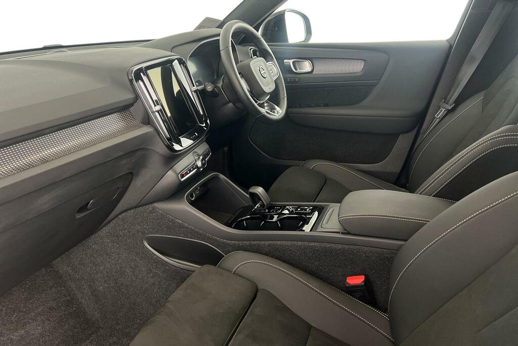Volvo XC40 Plus, B3 Mild Hybrid, Dark RF25HAE Grey #3