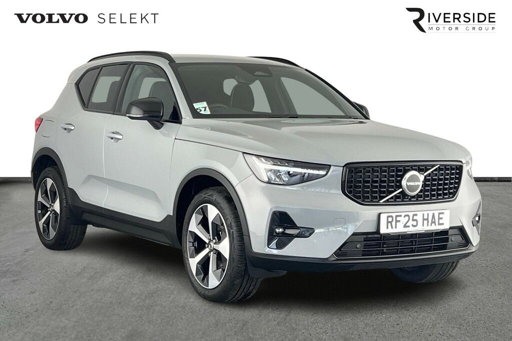 Volvo XC40 Plus, B3 Mild Hybrid, Dark RF25HAE Grey