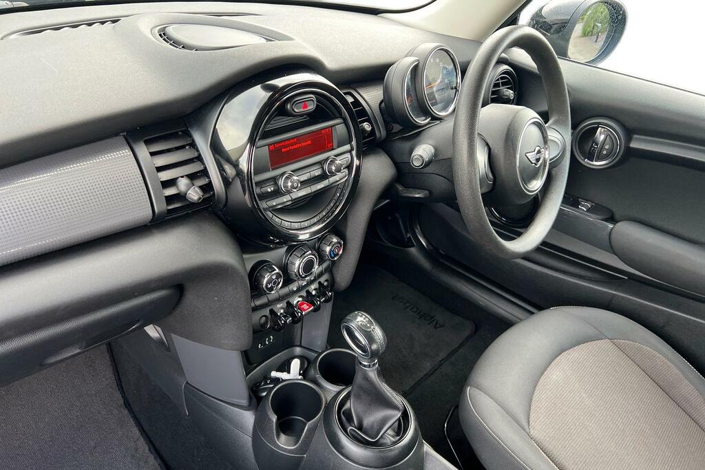 Mini Hatch 1.5 Cooper Euro 6 Ss AV67RXP Black #2