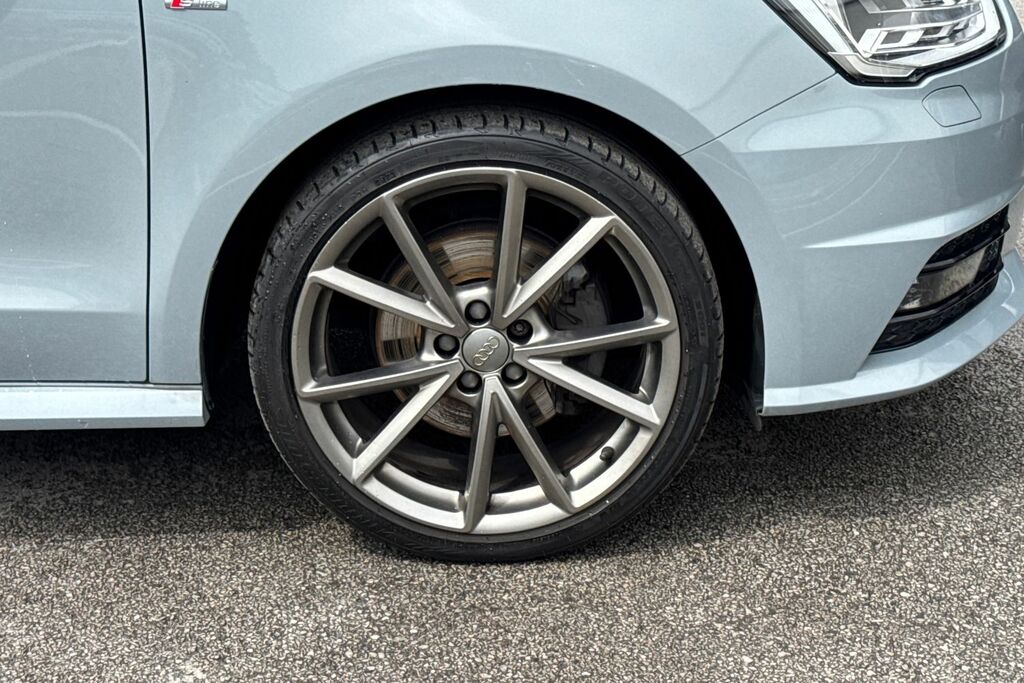 Audi A1 1.4 Tfsi Black Edition Sportback Euro 6 Ss YM18CZZ Grey #5