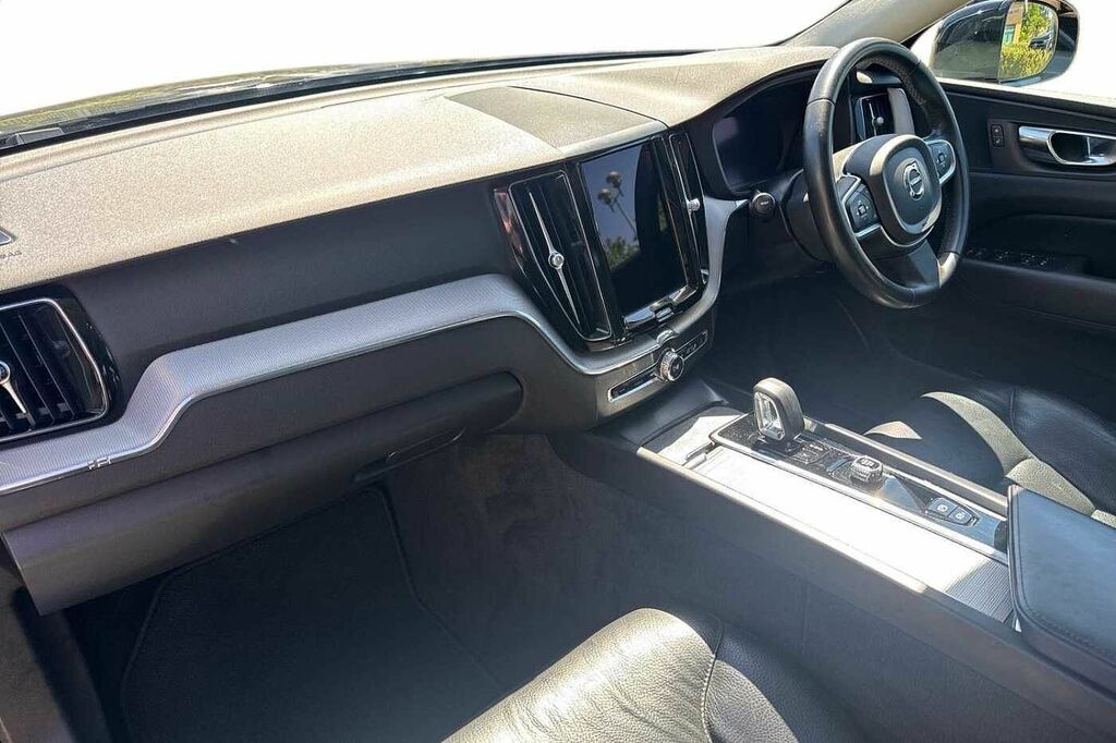 Volvo XC60 Recharge Core, T6 Awd Plug-in Hybrid, FP72PZE Black #4