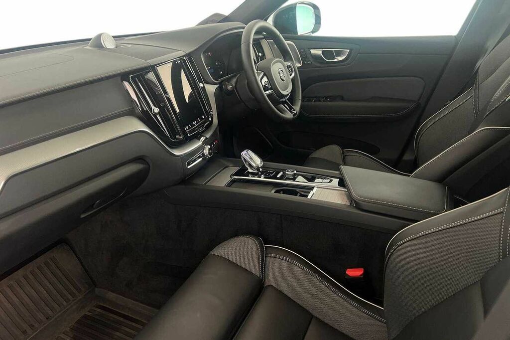 Volvo XC60 B5 Ultimate, Awd Mild Hybrid, Dark Silver #3