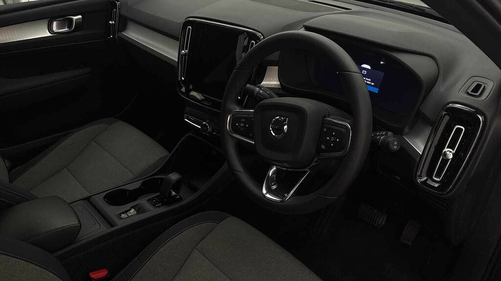Volvo XC40 Core, B3 Mild Hybrid, CF23ULR Black #3