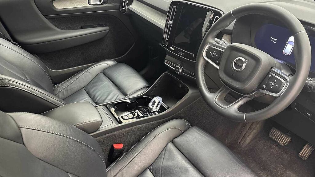 Volvo XC40 Plus, B3 Mild Hybrid, Dark CA23YNP Grey #3