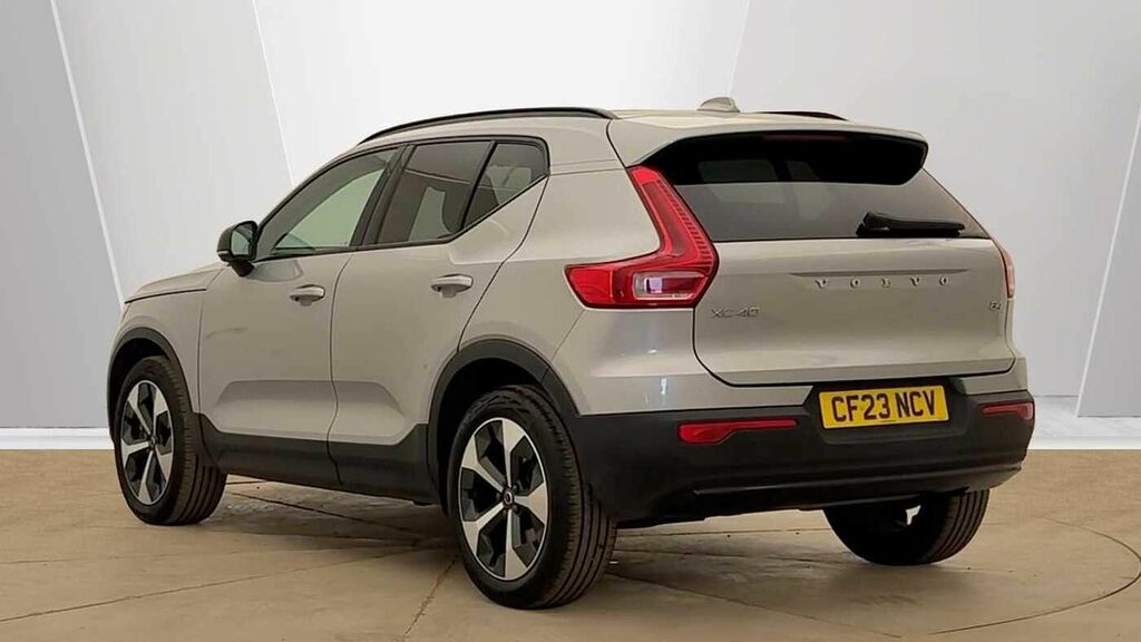 Volvo XC40 Ultimate, B4 Mild Hybrid, Dark CF23NCV Silver #2