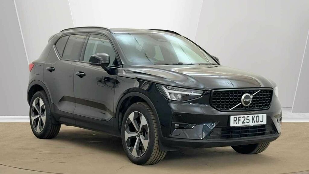 Volvo XC40 Plus, B4 Mild Hybrid, Dark Black