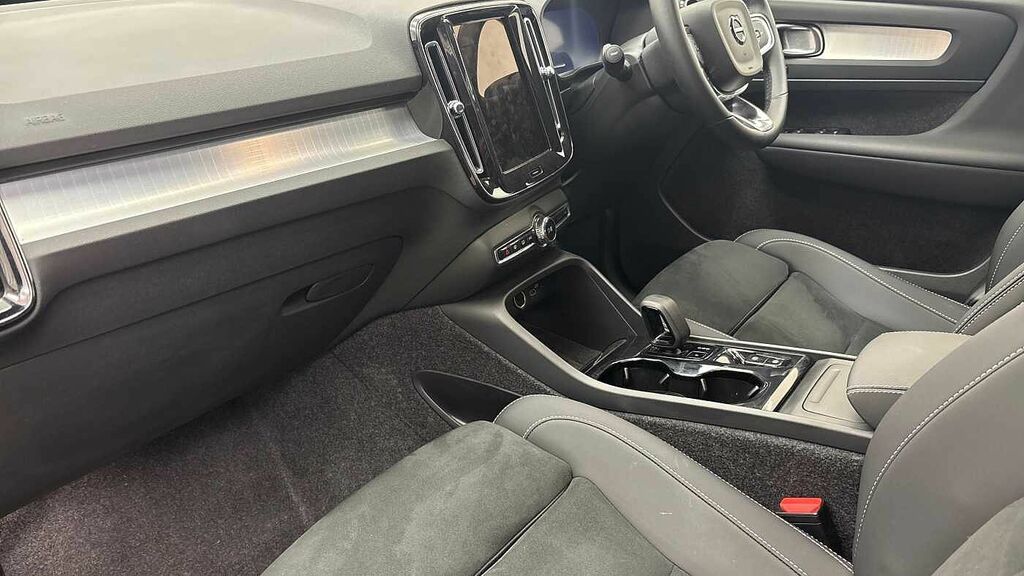 Volvo XC40 Plus, B4 Mild Hybrid, Dark RA25AXF Blue #3