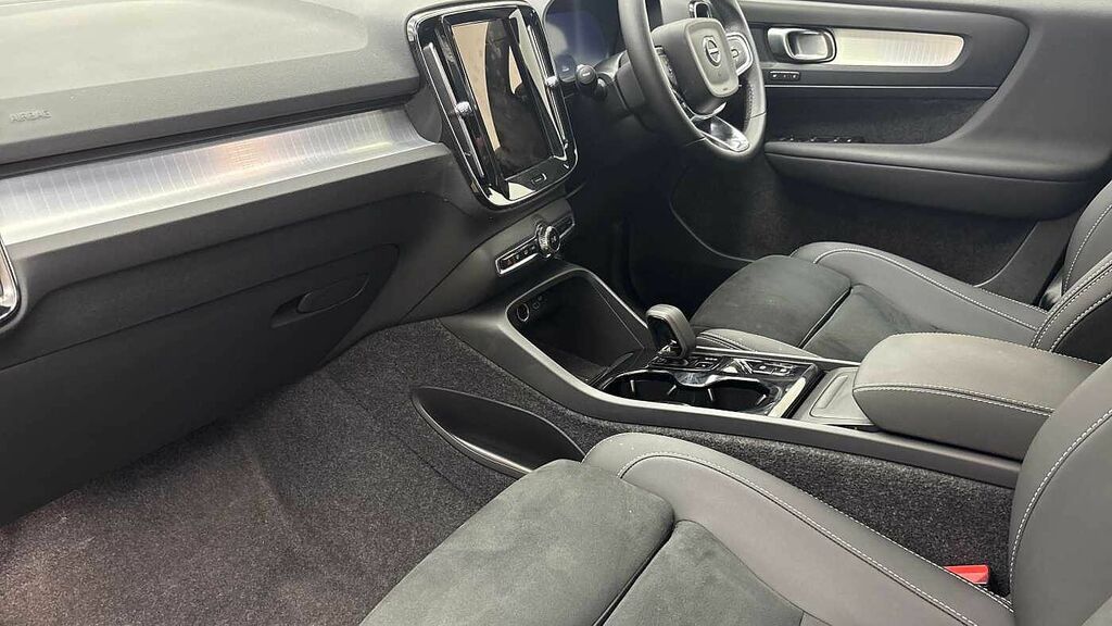 Volvo XC40 Plus, B3 Mild Hybrid, Dark RF25XXS Silver #3