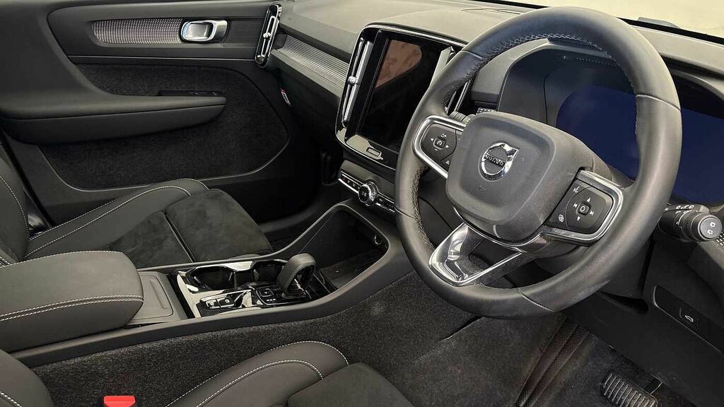 Volvo XC40 Plus, B3 Mild Hybrid, Dark RJ25WSK  #3