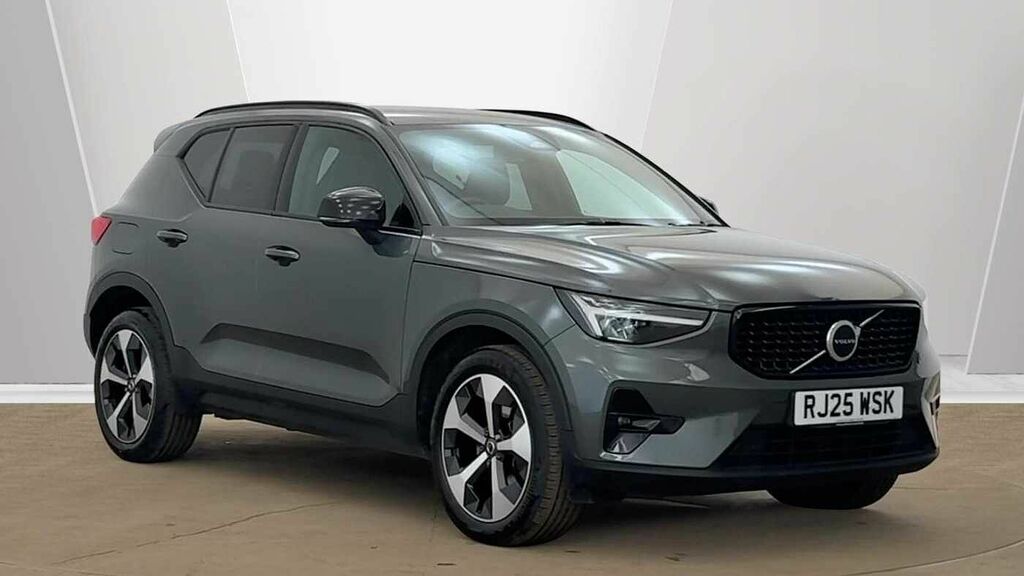Volvo XC40 Plus, B3 Mild Hybrid, Dark 