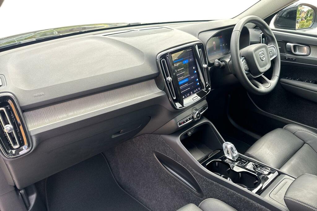 Volvo XC40 Ultra, B3 Mild Hybrid, Dark RV74DVH Black #4