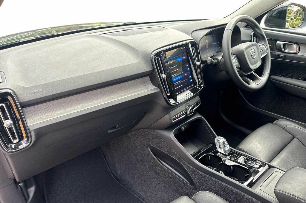 Volvo XC40 Ultra, B3 Mild Hybrid, Dark RV74DVH Black #3