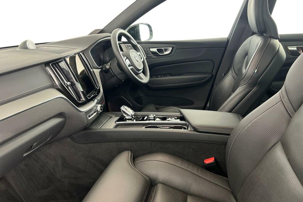 Volvo XC60 Black Edition Ultra, B5 Awd Mild Hybrid, RV25VRT Black #4